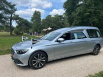 Mercedes-Benz rouwauto